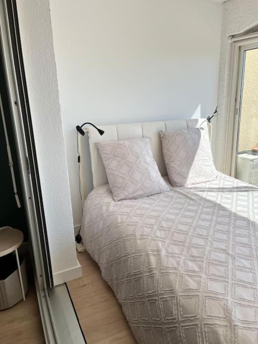 Studio Vue Mer Avec Piscine Et Terrain De Tennis Sausset-les-Pins Exterior foto