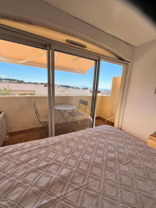 Studio Vue Mer Avec Piscine Et Terrain De Tennis Sausset-les-Pins Exterior foto